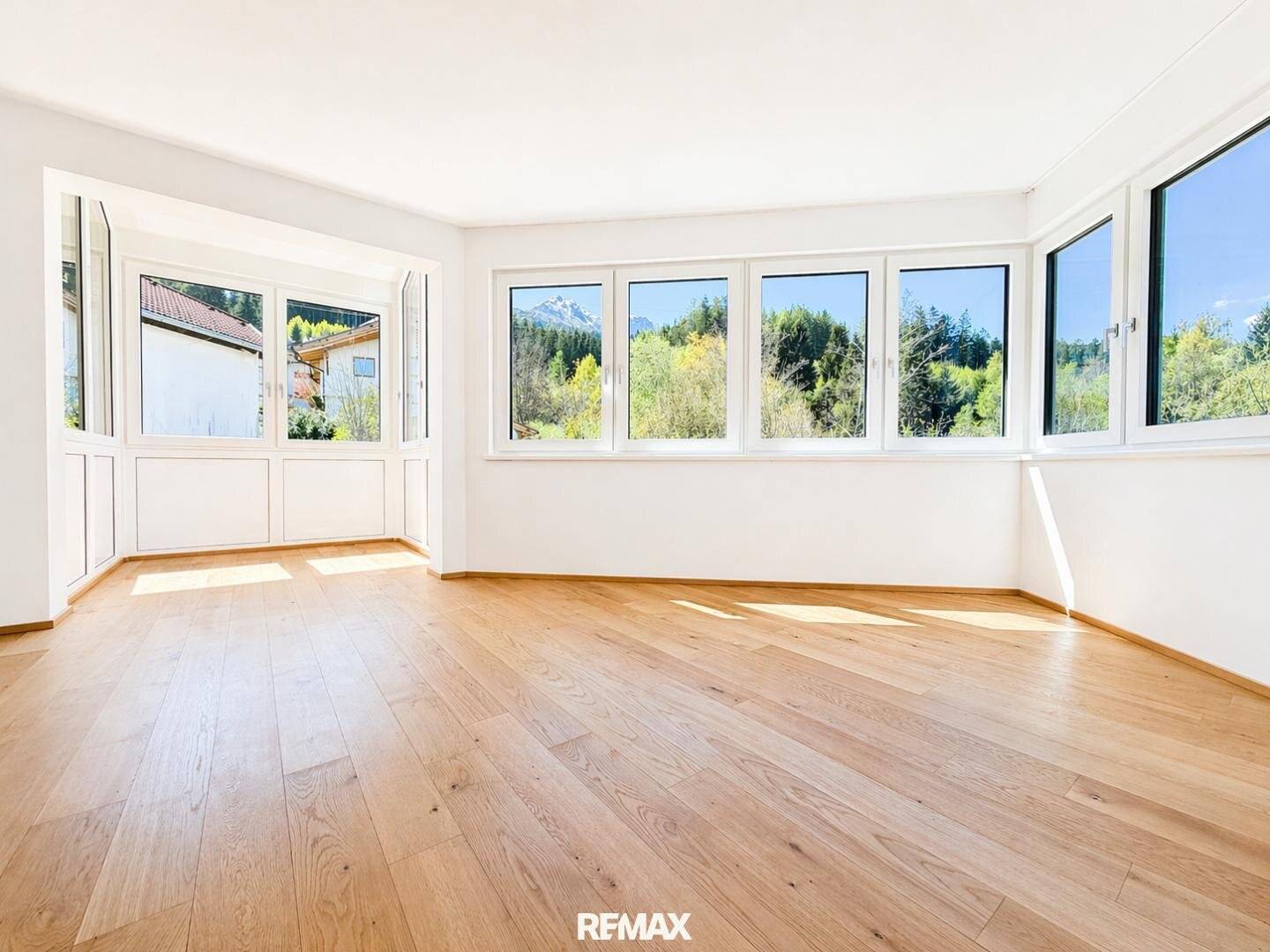 Alpine living in Mutters – charming condominium with North Chain view