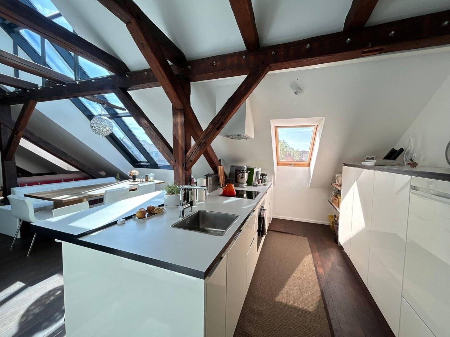Top floor apartment in center with roof terrace