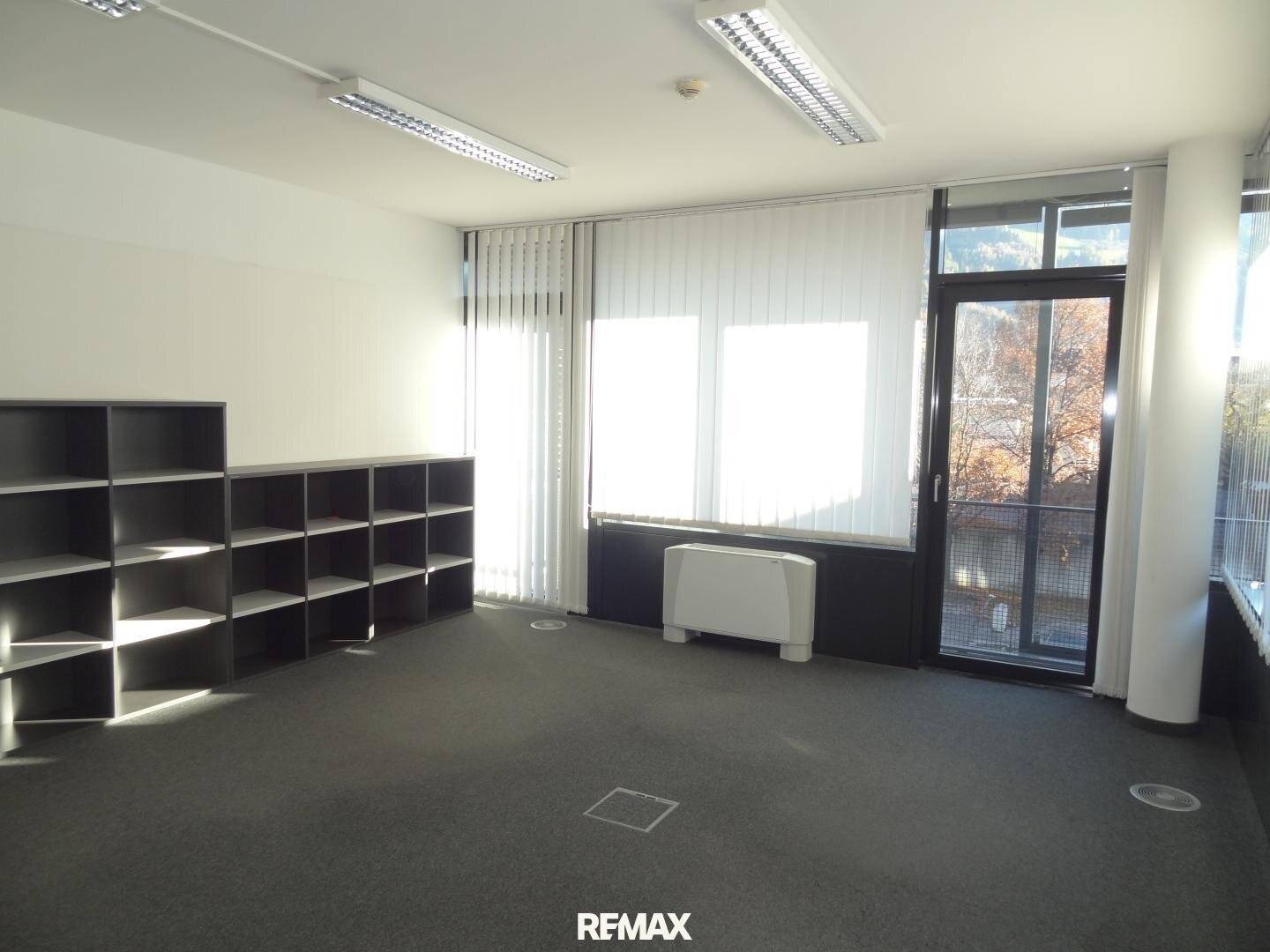 Excellent location in Schwaz: Two modern office spaces in INN-Office with approx. 124 m² and approx. 216 m² available to rent individually or together