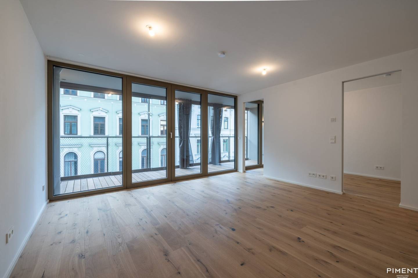 DREAMY 2-ROOM APARTMENT WITH LOGGIA
