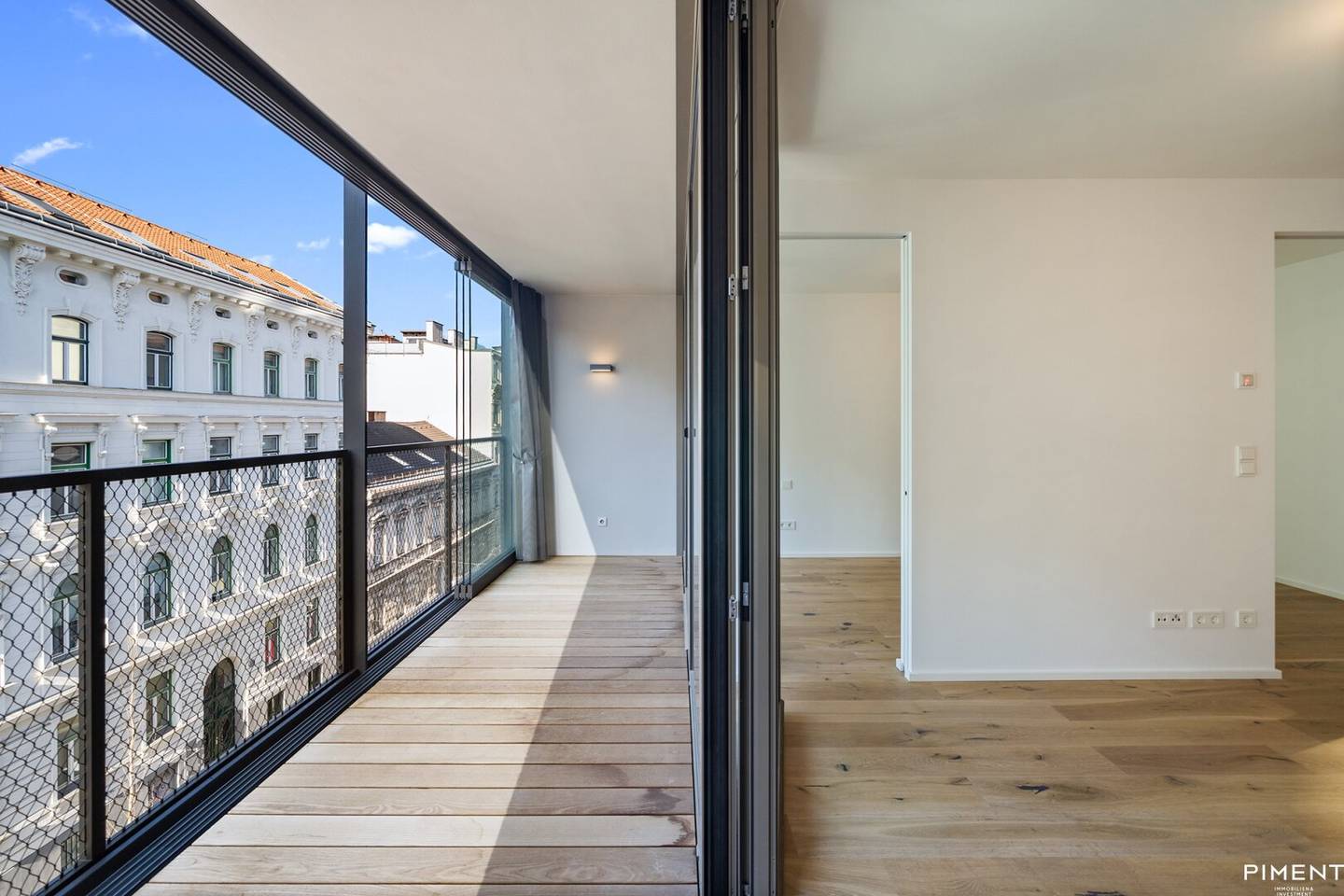 DREAMY 2-ROOM APARTMENT WITH LOGGIA