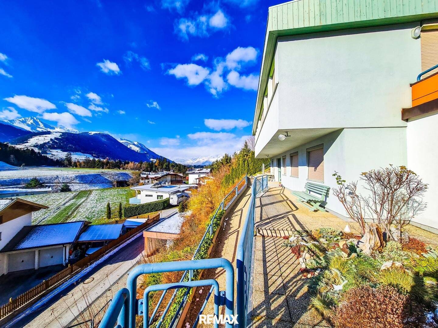 Prächtiges Doppelhaus geteilt in 2 Wohneinheiten in Aussichtslage in Omes – Skigebiete, Tiroler Flair, u. v. m.!