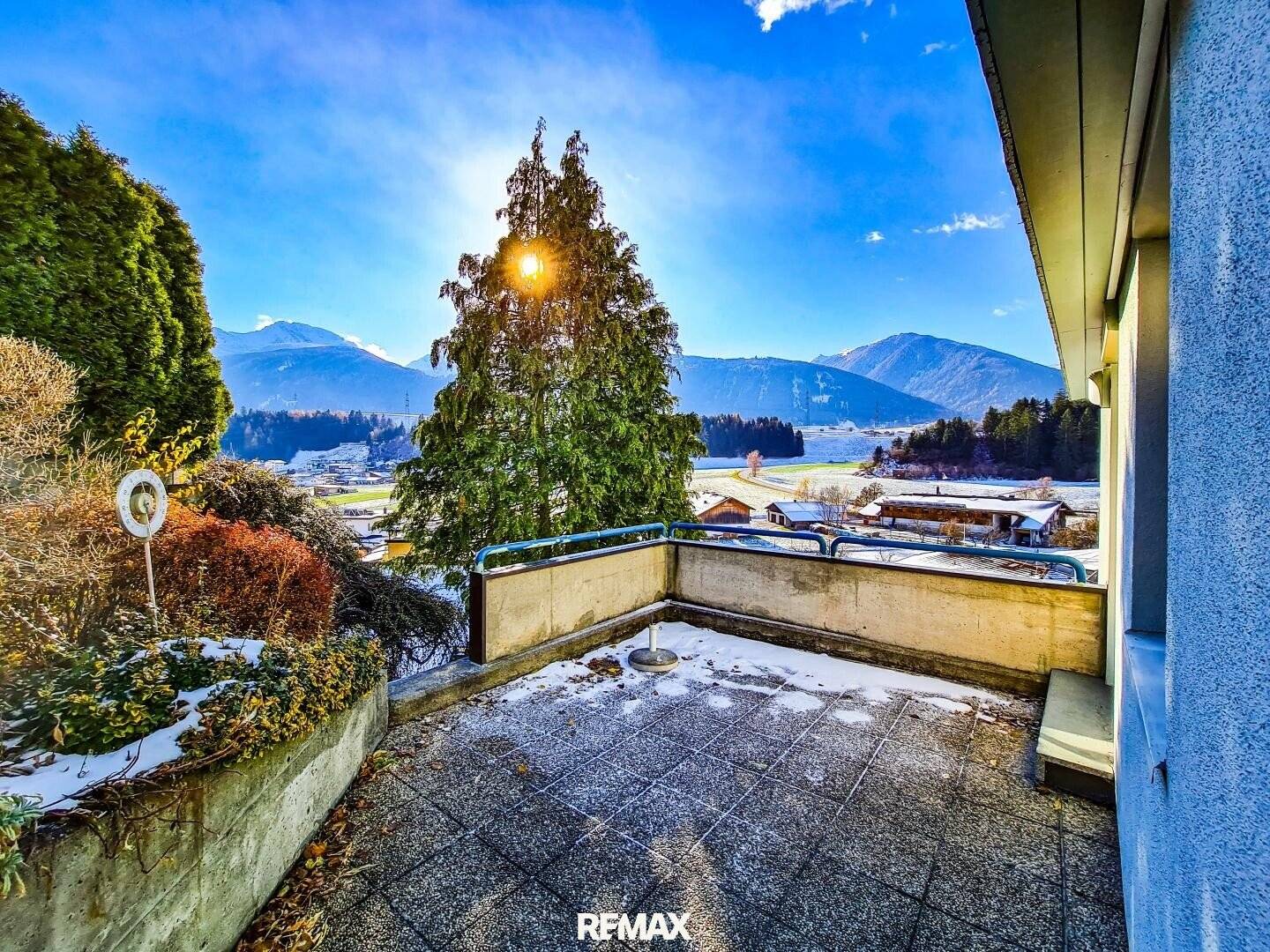 Prächtiges Doppelhaus geteilt in 2 Wohneinheiten in Aussichtslage in Omes – Skigebiete, Tiroler Flair, u. v. m.!