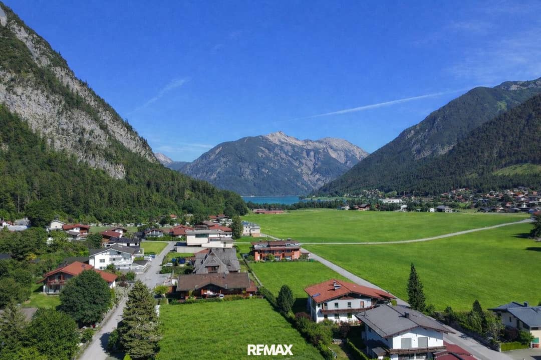 Naturverbunden wohnen in sonniger Ruhelage – Baugrundstück in Maurach mit Blick auf die Tiroler Bergwelt