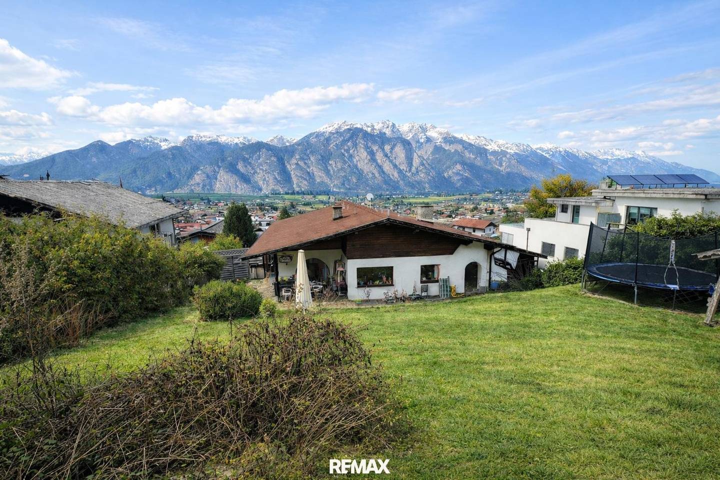 Attraktives Grundstück mit Altbestand in Ruhelage – Nordkettenblick in Axams!