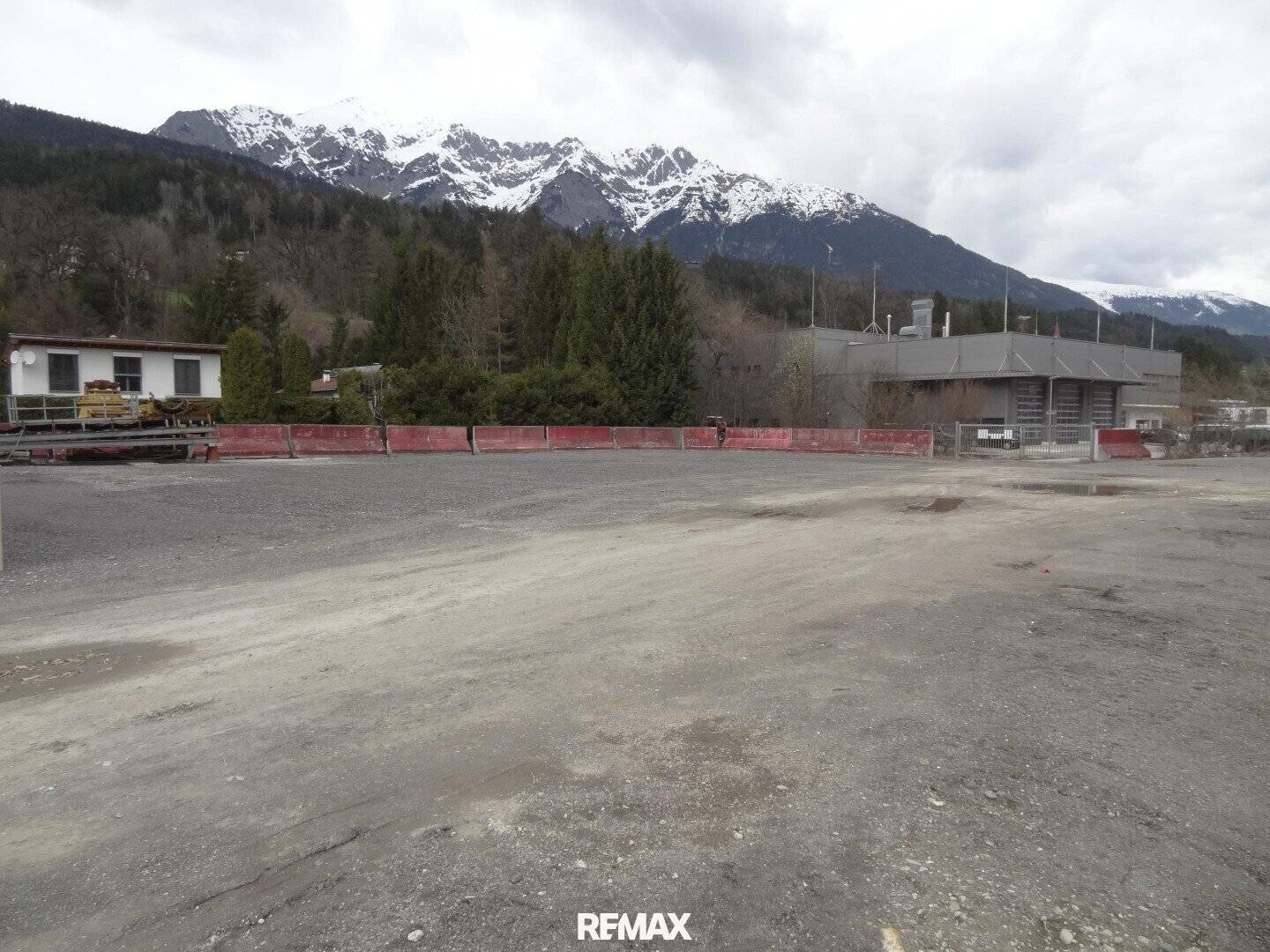 Commercial Land in Terfens with Building Rights