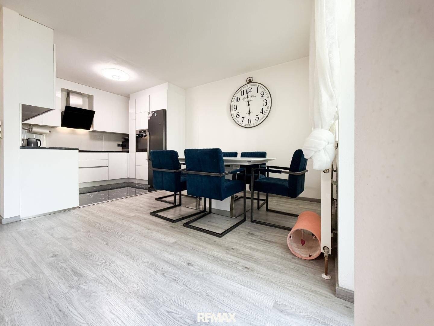 Apartment in prime location in Telfs with west balcony