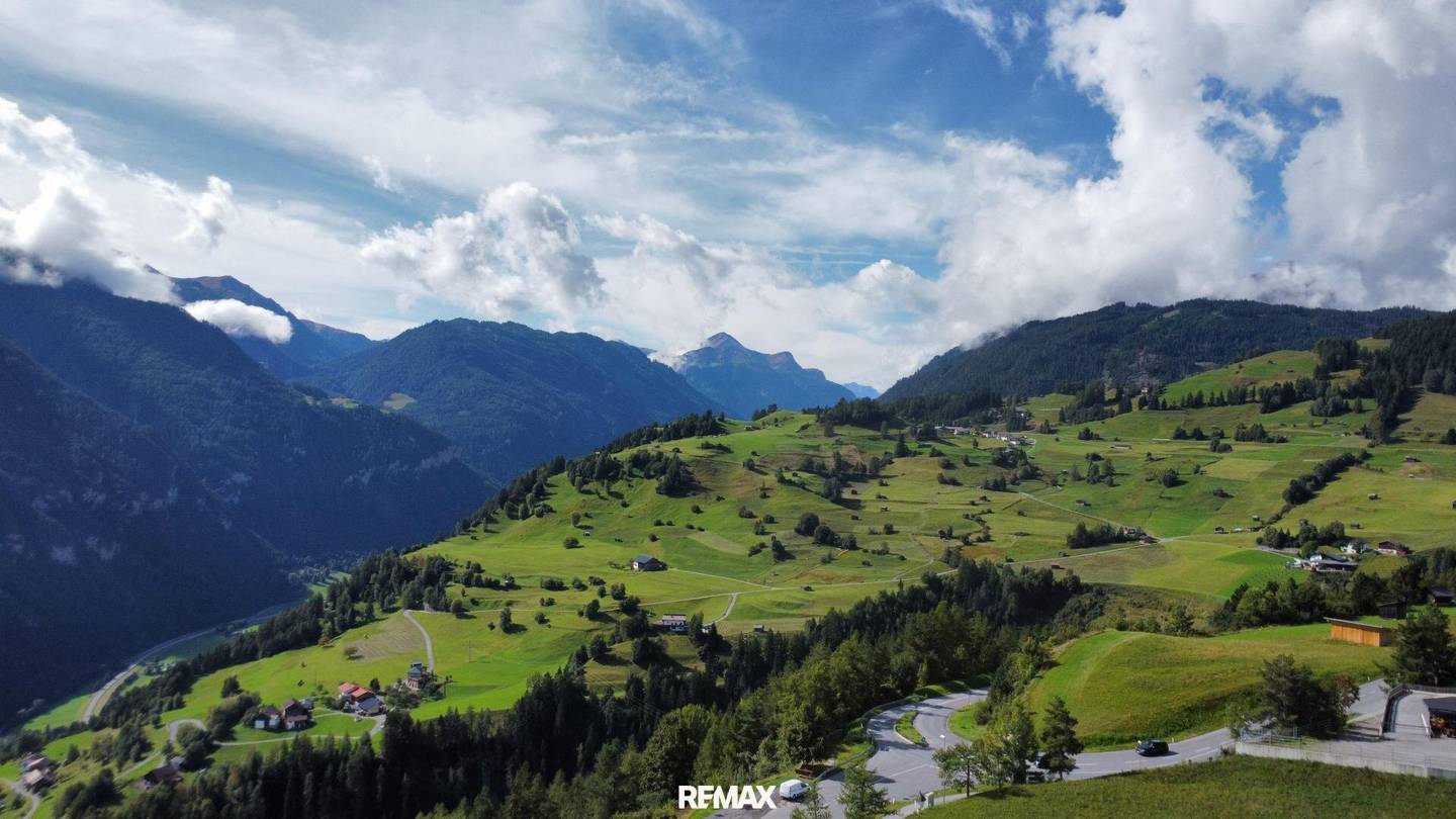 Sonniger Baugrund in Fiss mit Weitblick