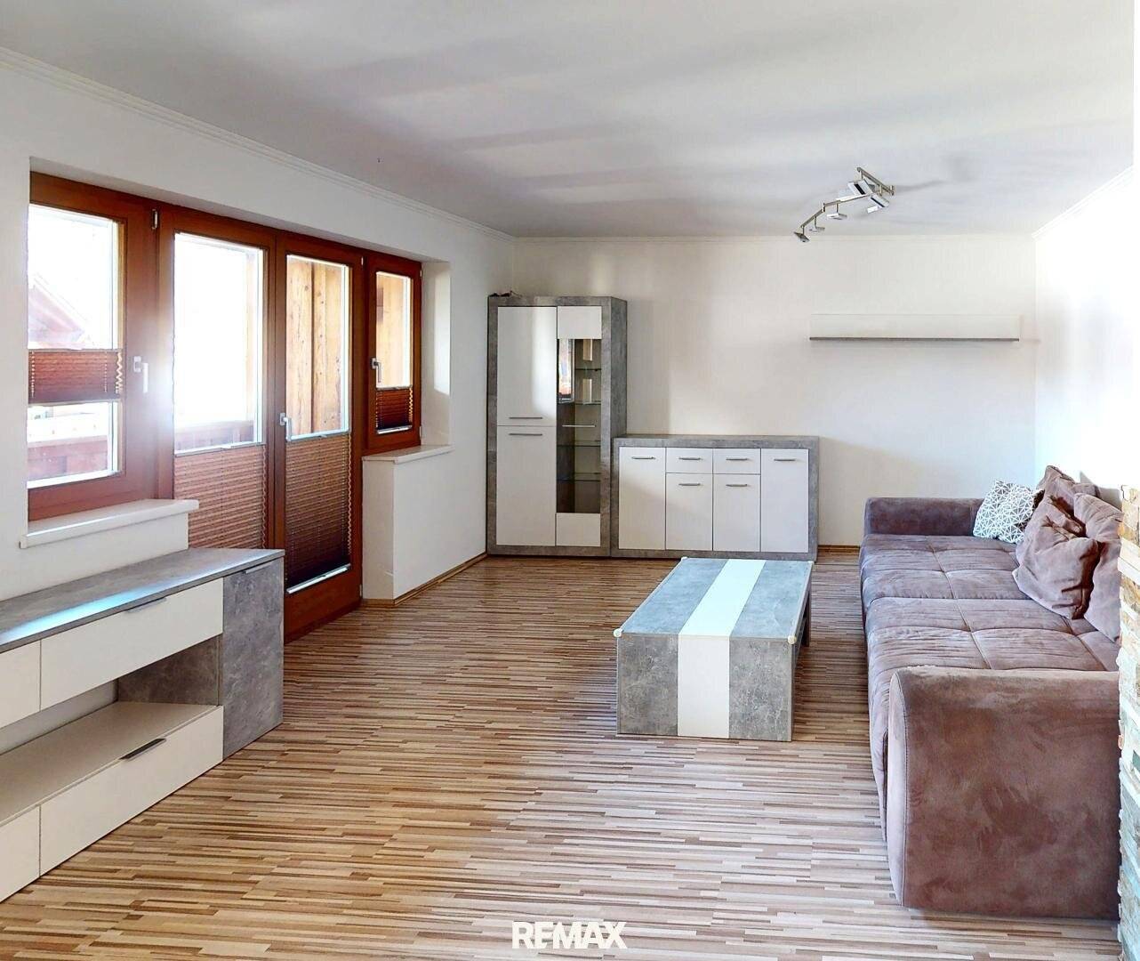 Wohnung naturnah mit Terrasse und Parkplatz