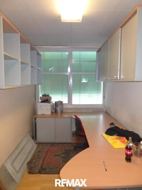 Office and practice space in a well-connected location in Hall in Tirol with approximately 199 m² to rent