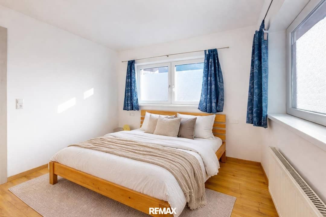 Apartment with garden area potential