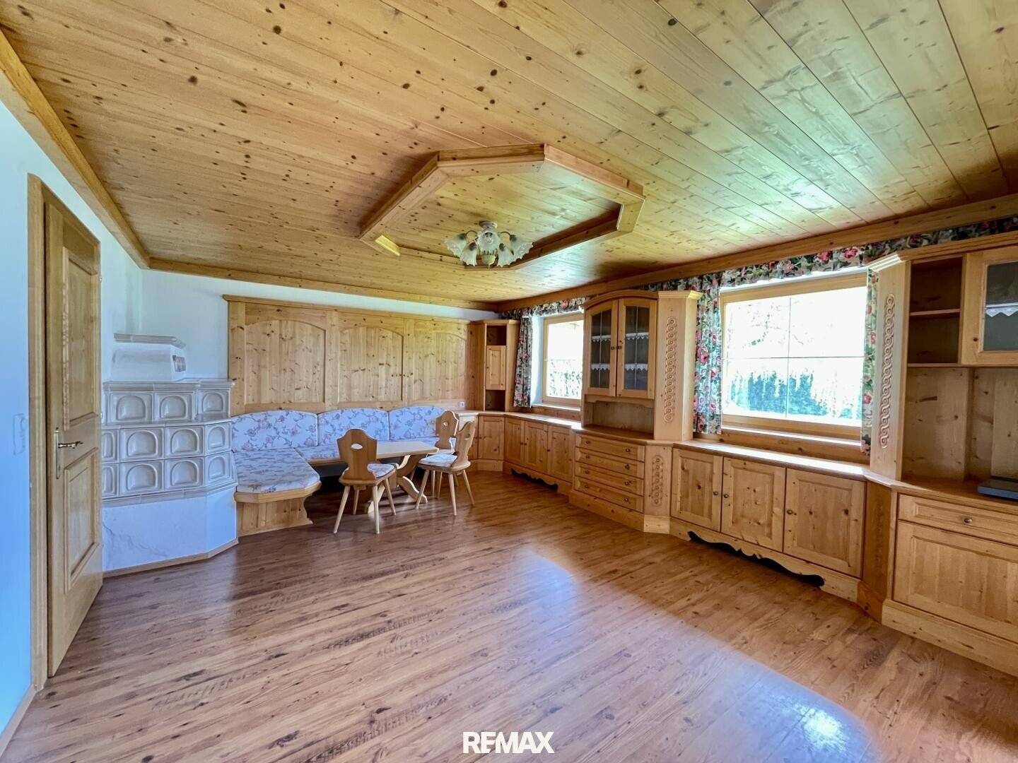 House with terrace and garden in Mötz for rent? No, for rent but clean translation: House with Terrace and Garden in Mötz for Rent? Wait