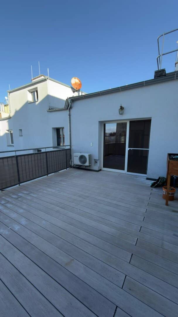 25 m² Terrasse + Balkon in 1040! 3-Zimmer-Potenzial im 5. Liftstock – Top Lage Nähe U1