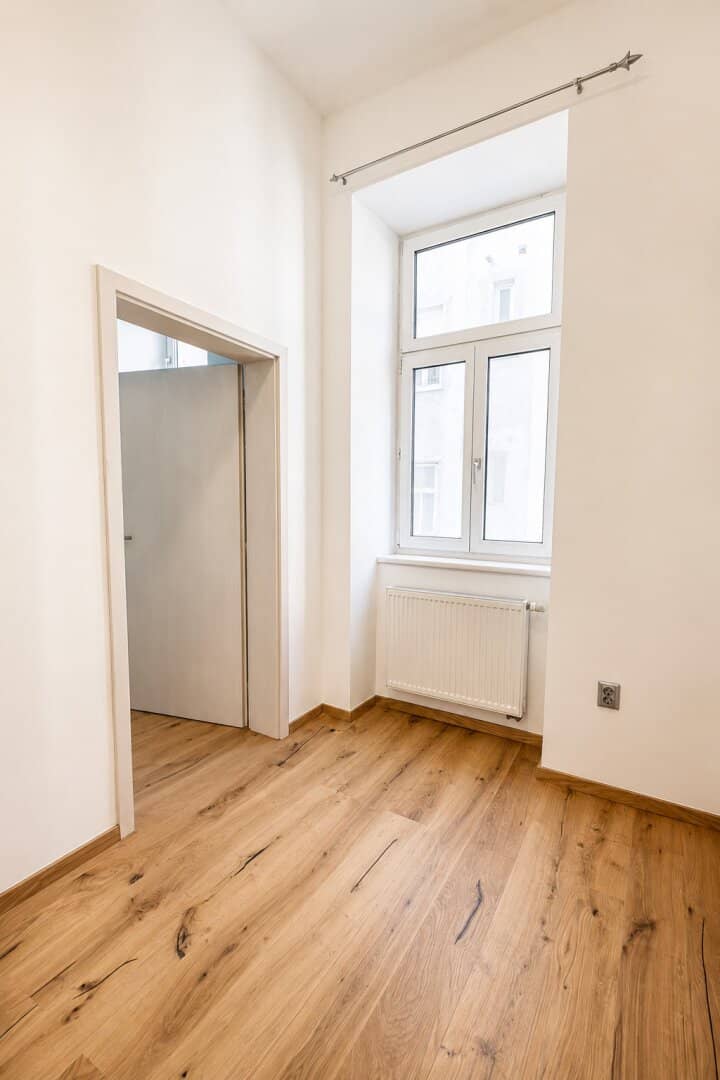 Sanierte Altbauwohnung mit Lift nahe Liechtensteinpark