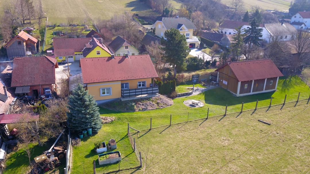 Einfamilienhaus mit großem Grundstück, Stadl und Ausbaupotenzial in Asperhofen