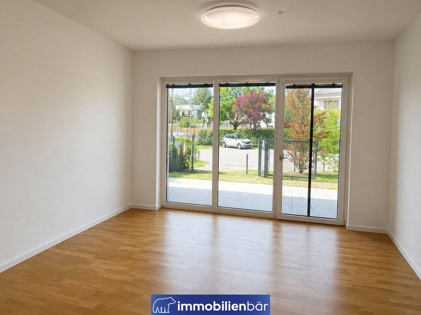 Neubau Wohnung mit Terrasse und eigenem Garten