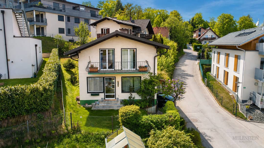 Panorama house in Velden with lake view