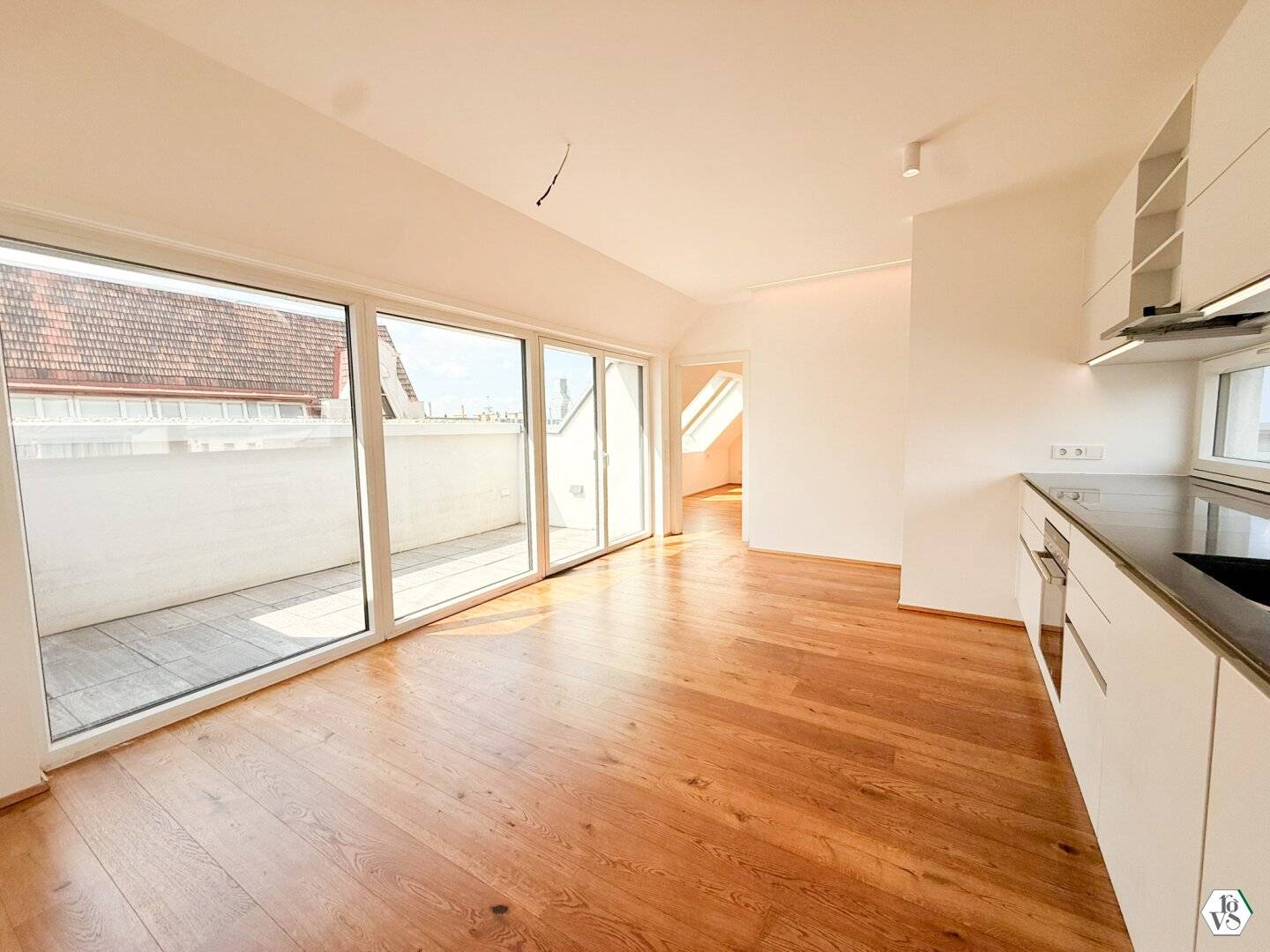 Dachgeschosswohnung with two terraces and city view