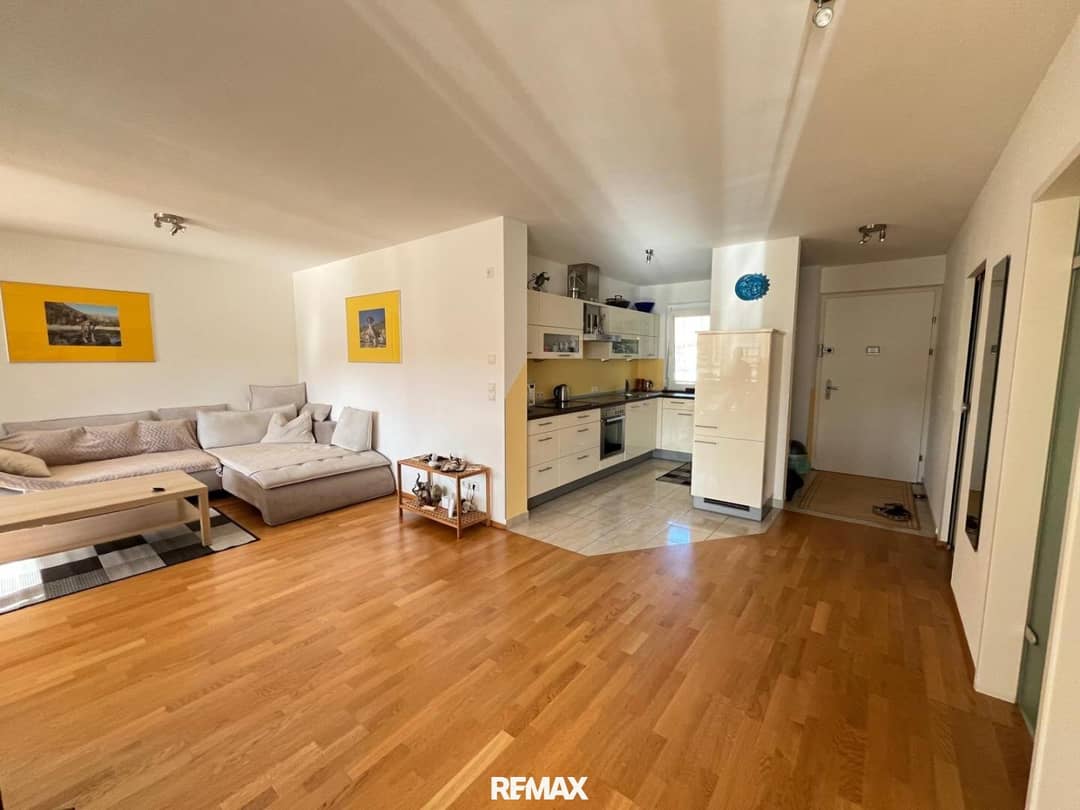 Bright 2.5-room apartment with loggia in Götzens