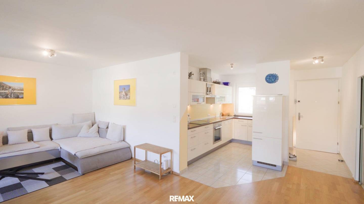 Apartment with glazed loggia and open layout