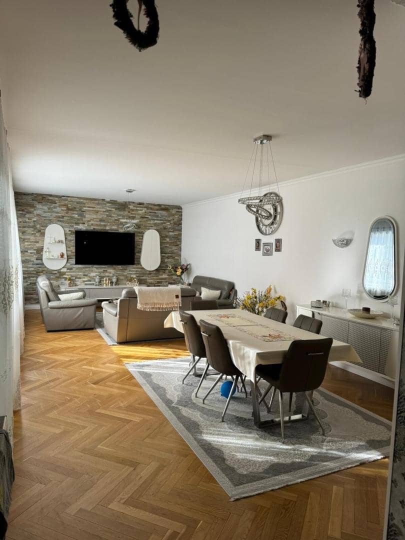 Wohnung mit Loggia nahe U Bahn ruhige Lage