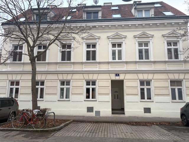 Apartment with loggia near the subway