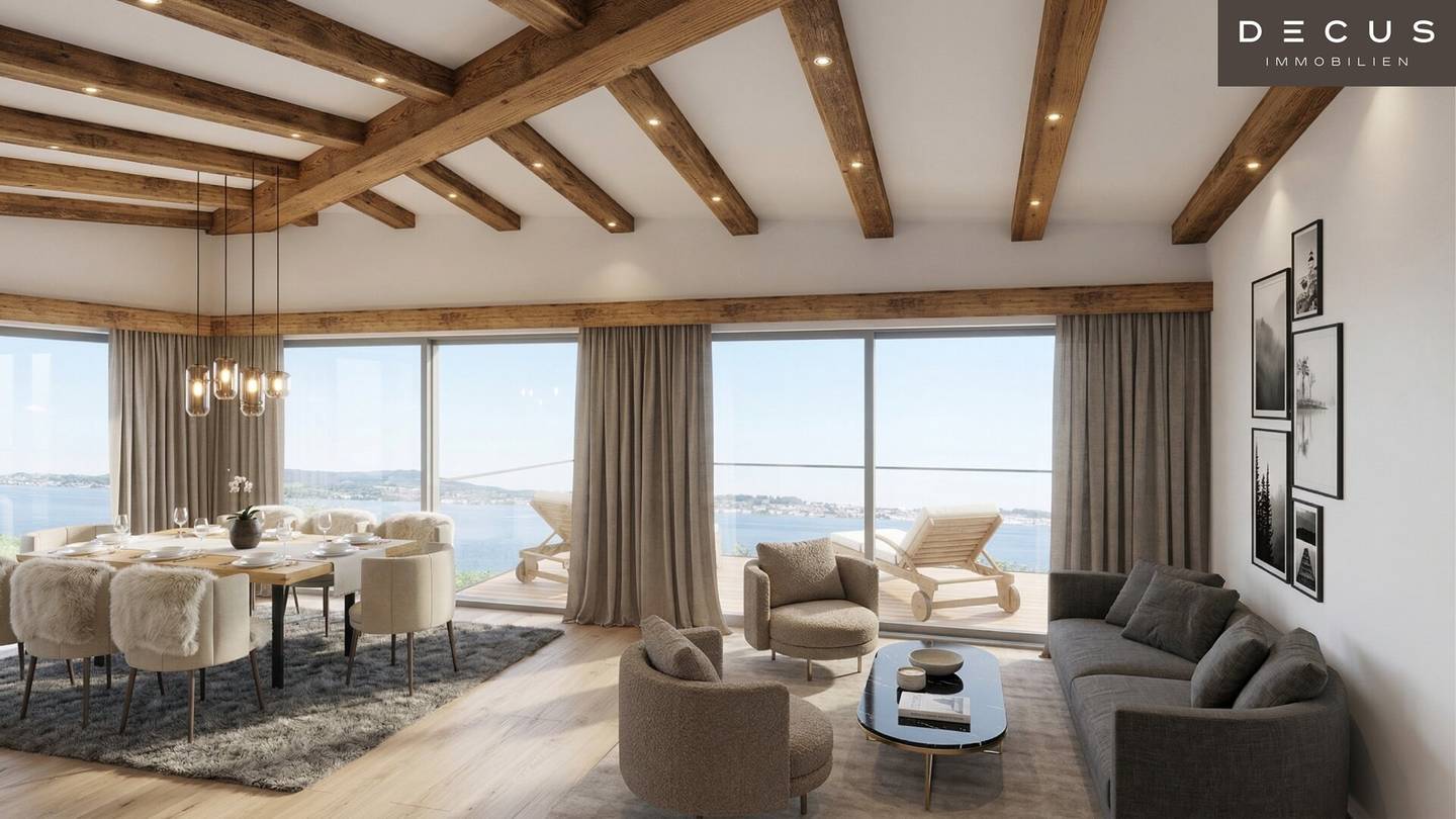 Top floor apartment with sea view and terrace