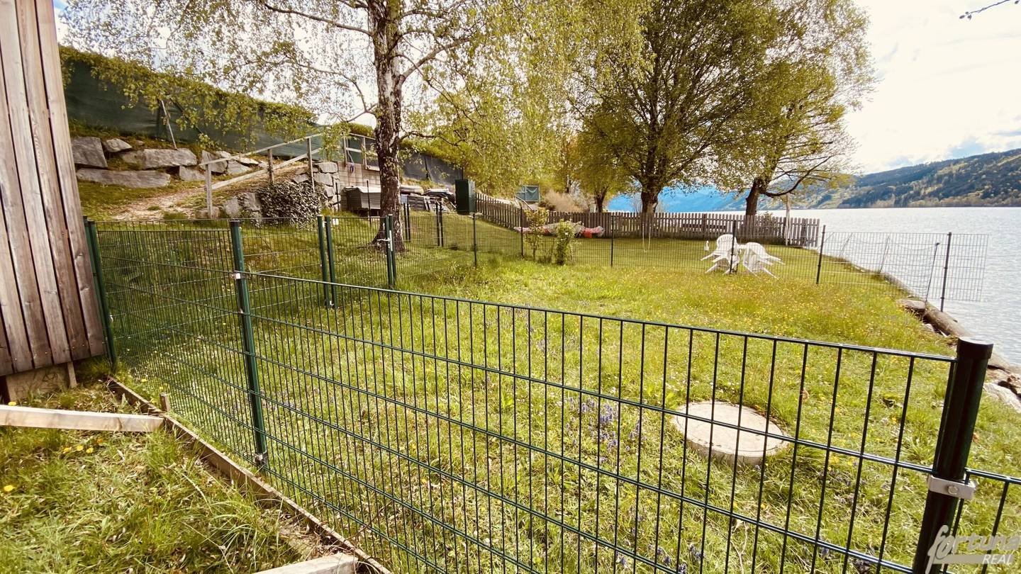 Apartment with sea view and private lake access