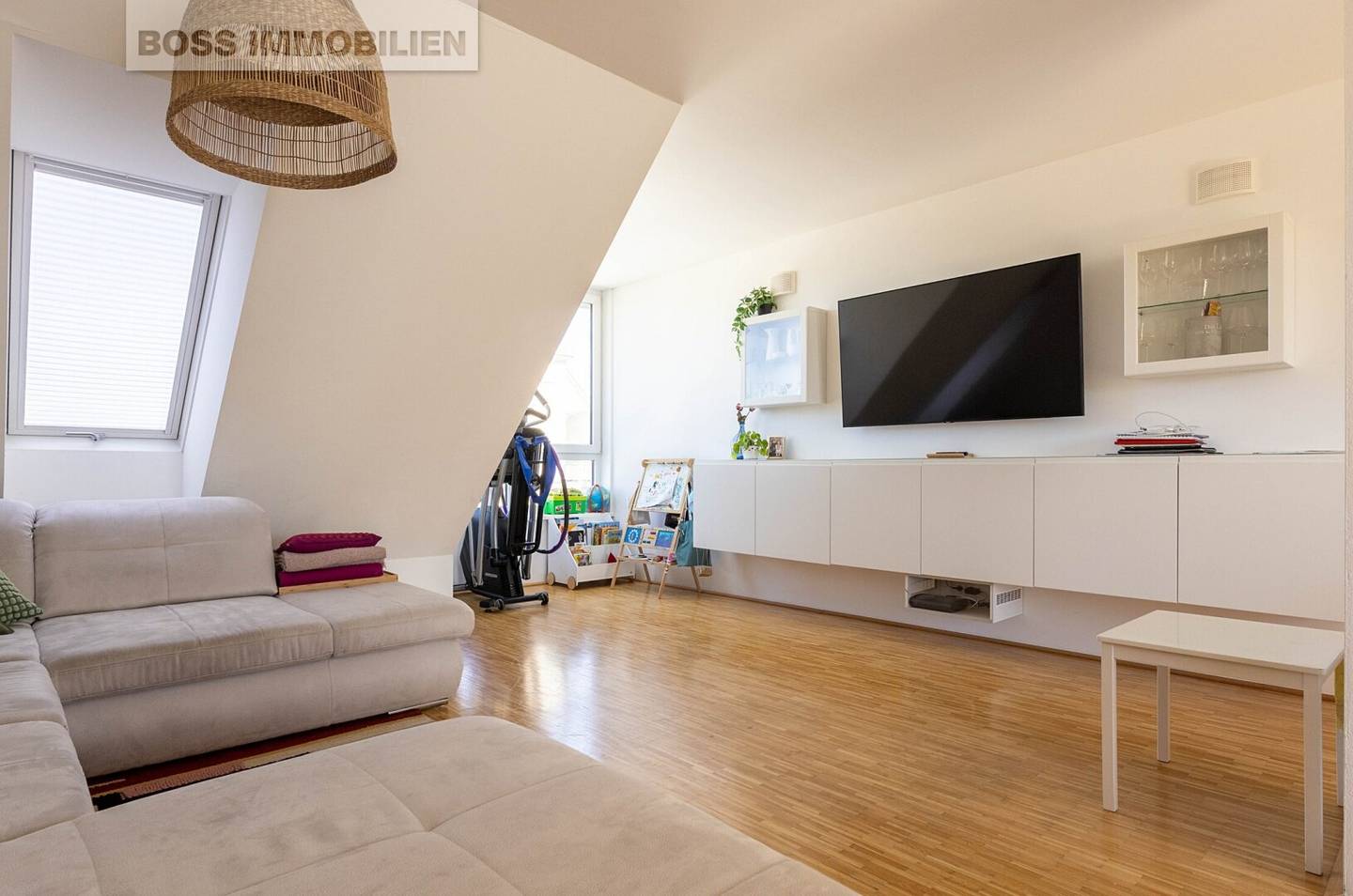 Attic apartment with roof terrace and lift
