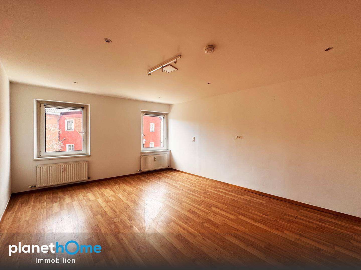 Apartment in Hall in Tirol historic center with abundant daylight