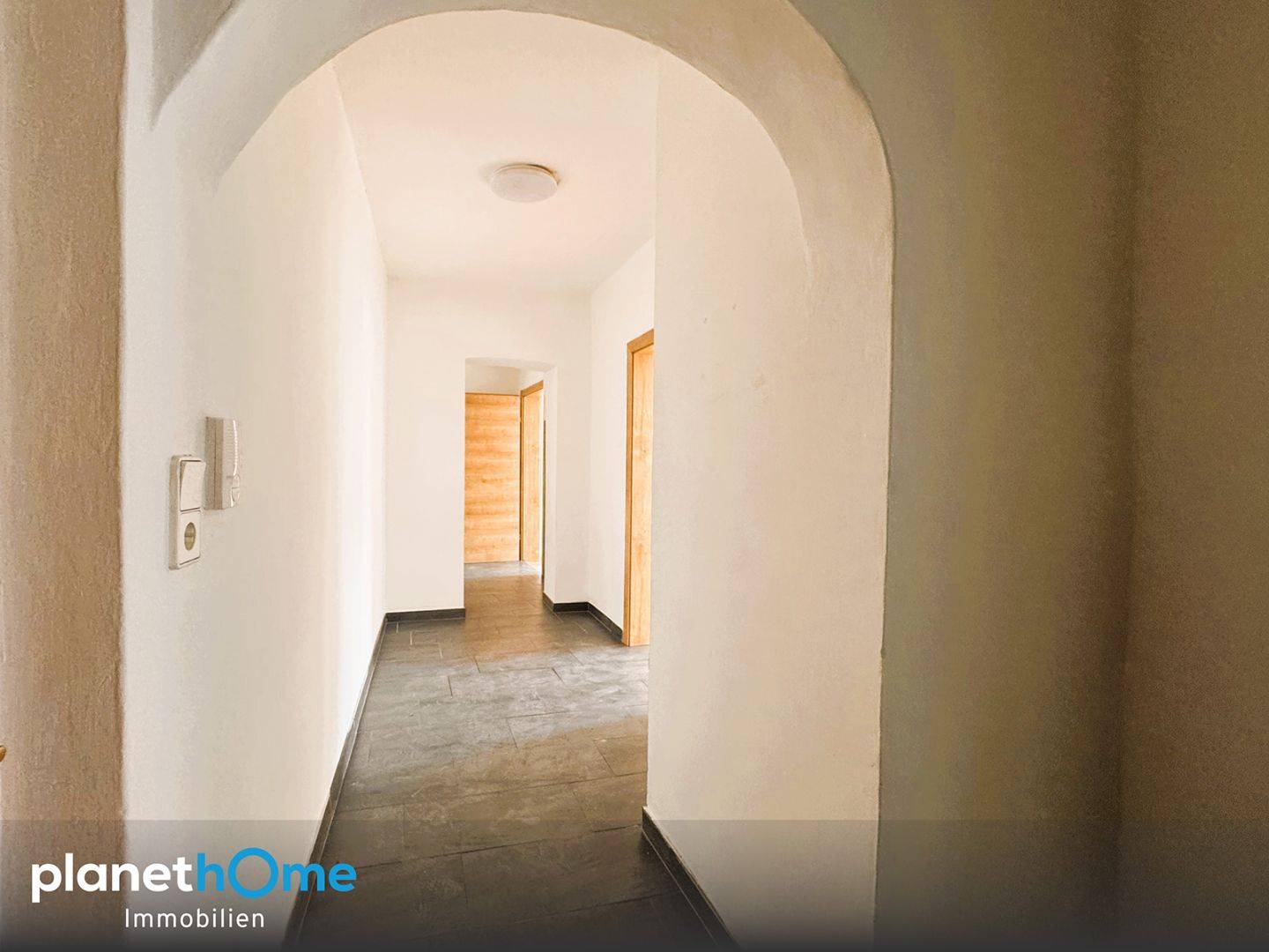 Apartment in Hall in Tirol historic center with abundant daylight