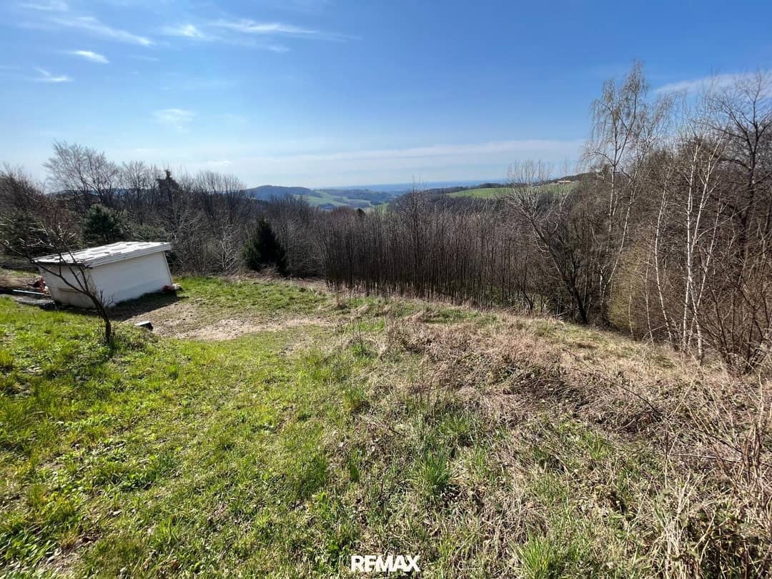 Zwei zusammenhängende Baugrundstücke mit beeindruckendem Weitblick in toller Hanglage