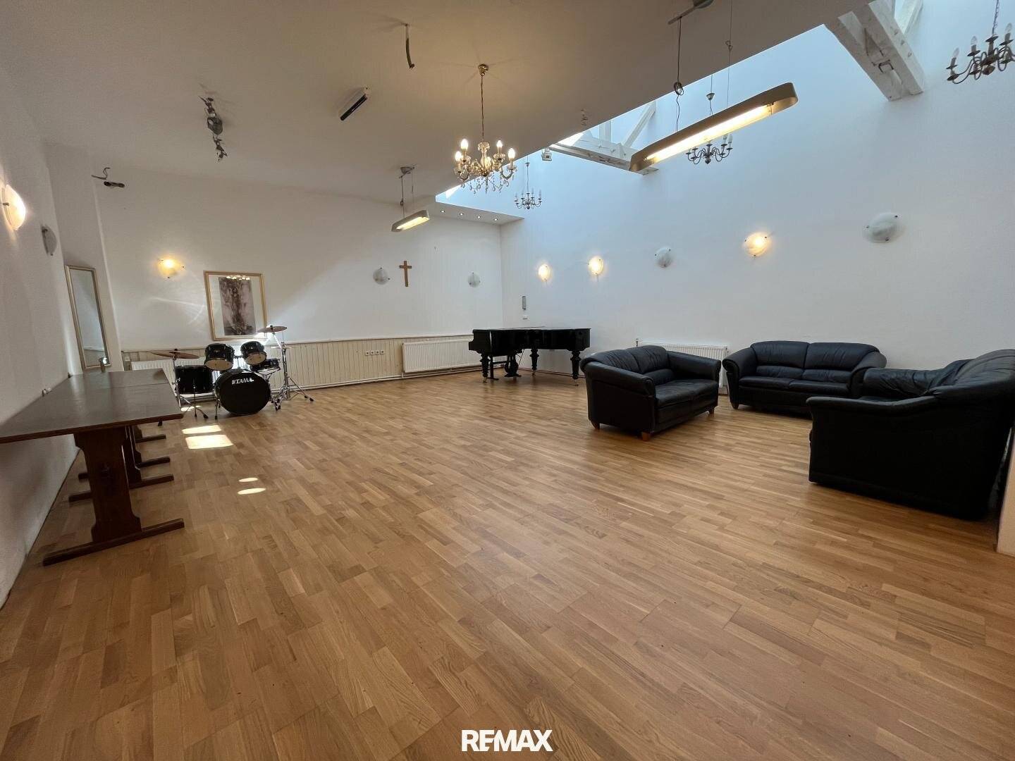 Spacious house with many special features