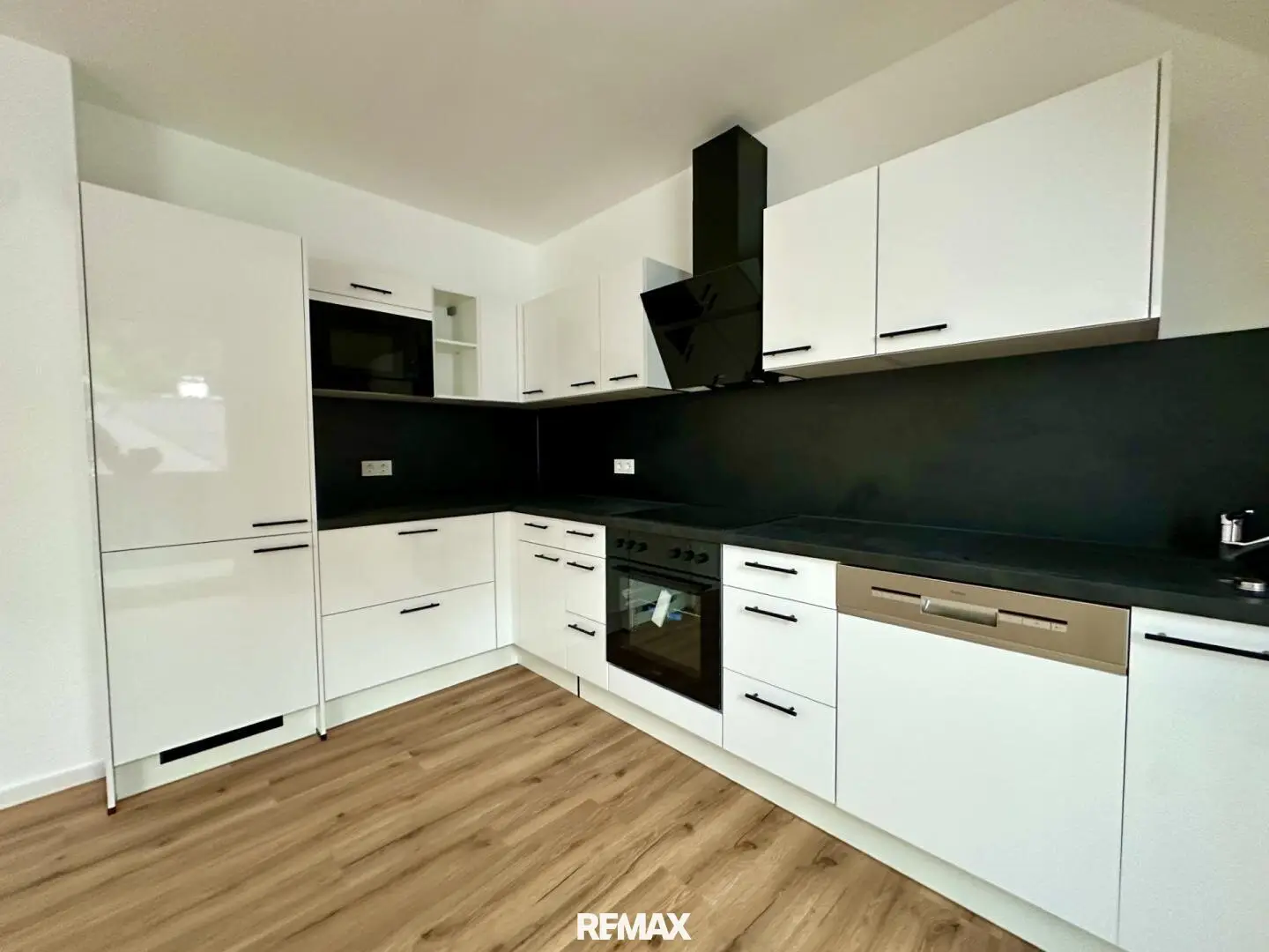Anlegerwohnung near center with balcony