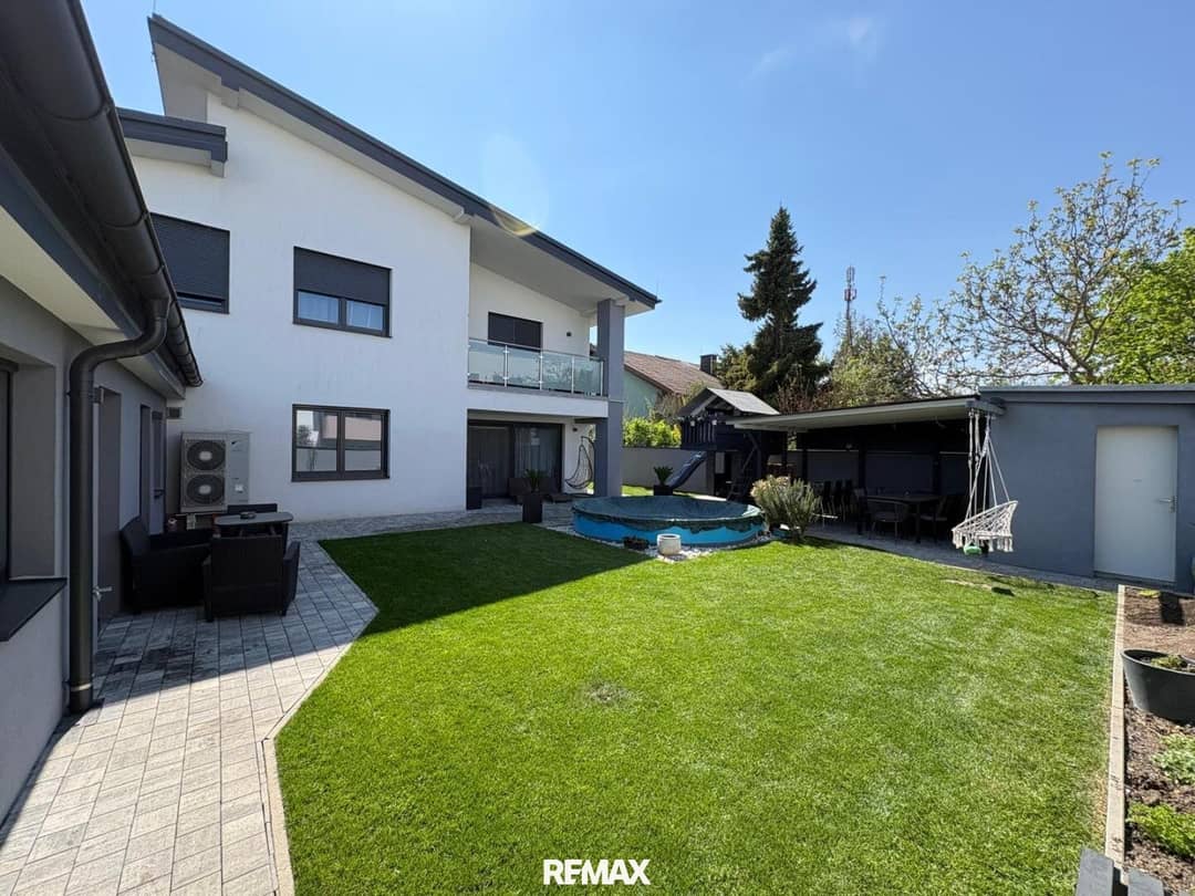 Modernes Einfamilienhaus mit 266 m² in Eggendorf