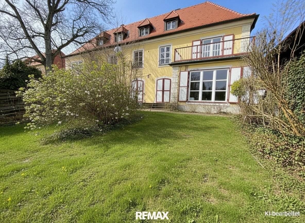 Semi-detached house with garden in Pottschach