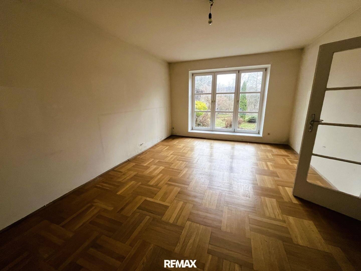 Semi-detached house with garden in Pottschach
