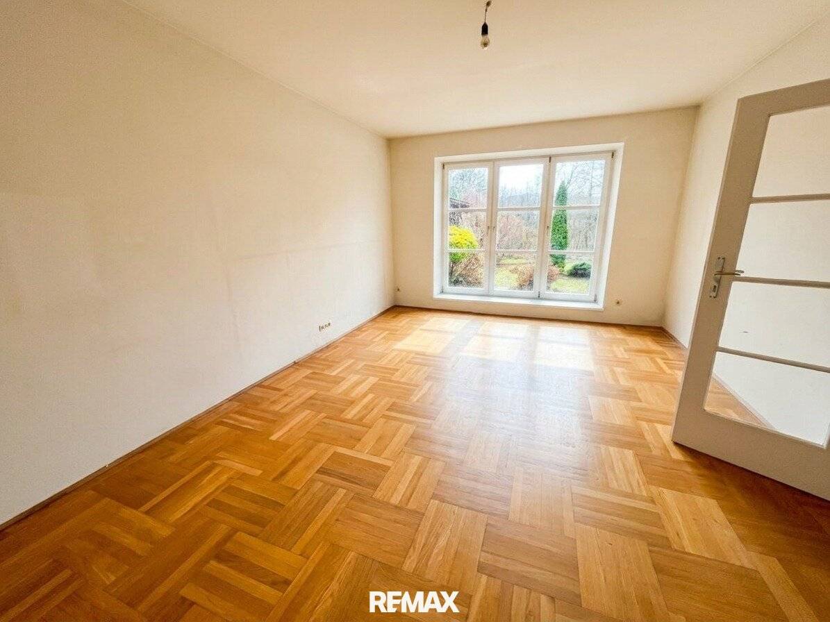 Semi-detached house with garden in Pottschach