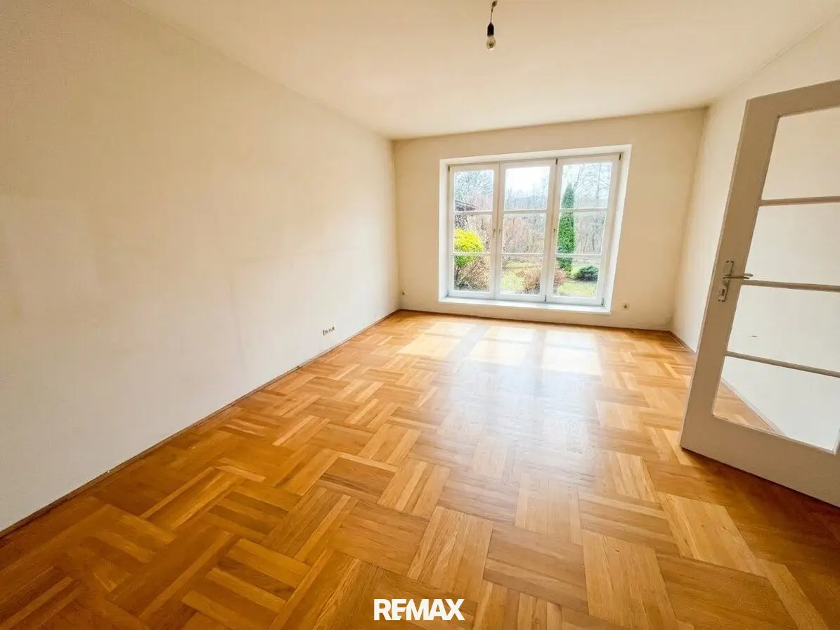 Semi-detached house with garden in Pottschach