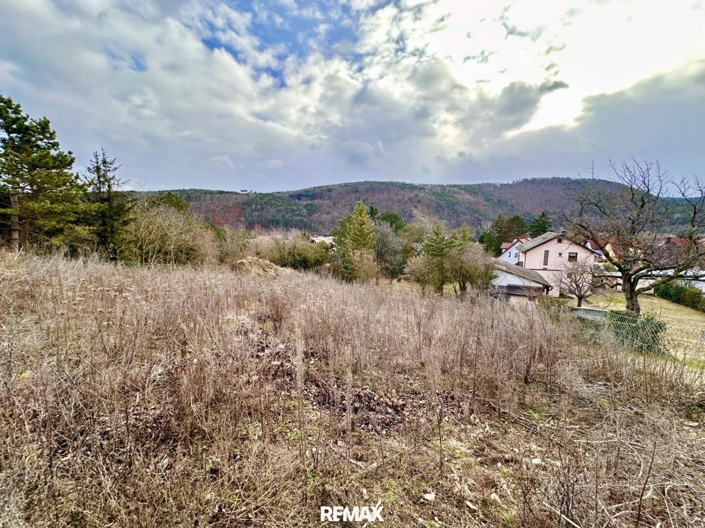 Großes Grundstück 2099 m² Berndorf