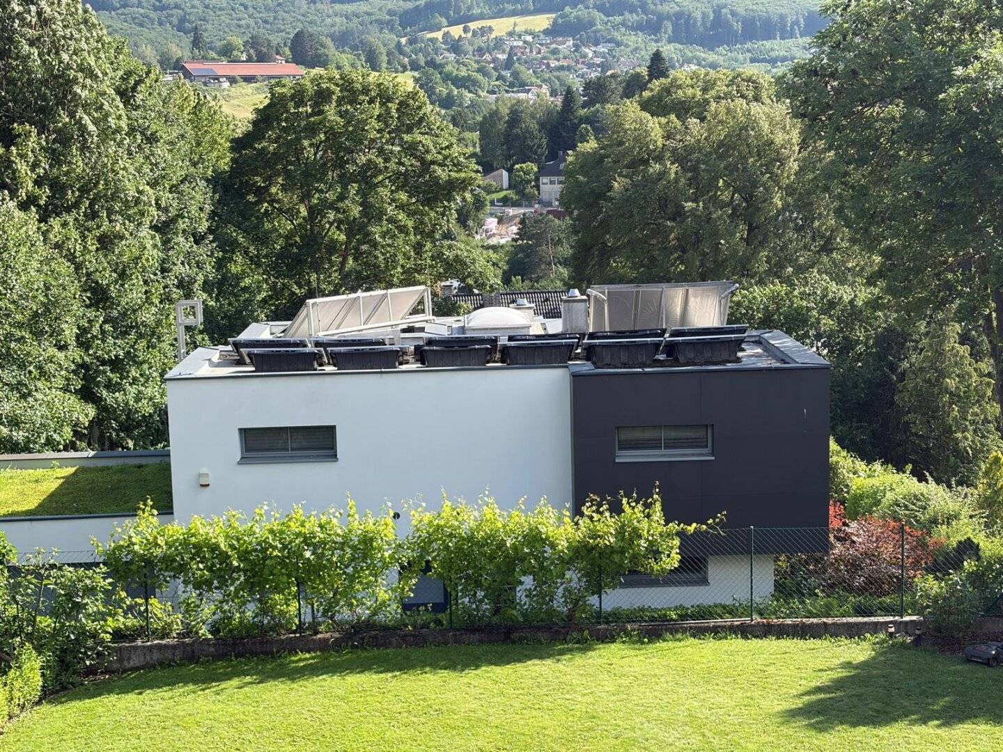 Modernes EFH mit Pool in Gablitz