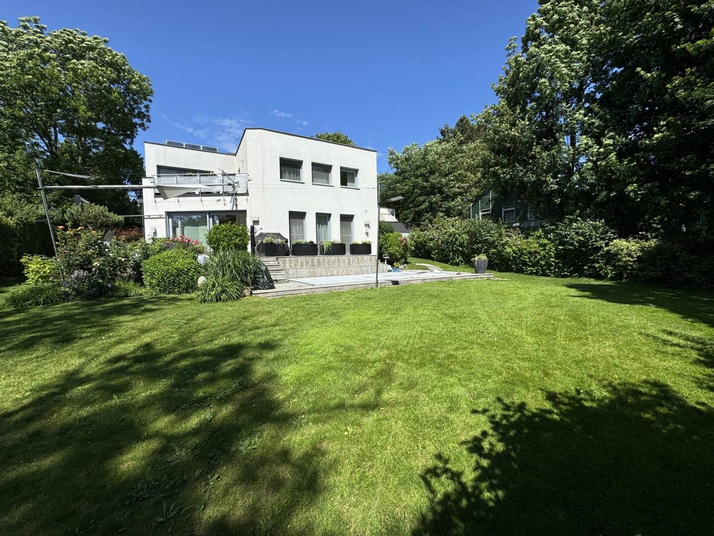 Modernes EFH mit Pool in Gablitz
