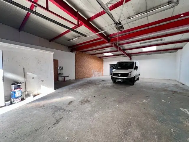 Lagerhalle in der Triester Straße, Nähe Autobahn zu vermieten!