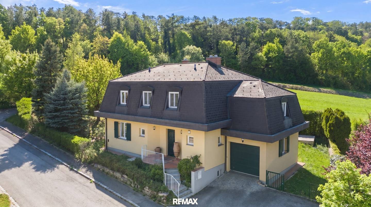 Exclusive single family house in prime location of Enzesfeld-Lindabrunn, tranquility, wide view and living comfort