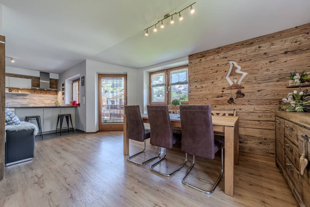 Dachgeschosswohnung mit Terrasse und Bergblick