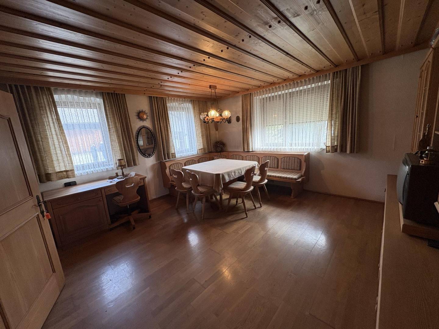 Vierseithof auf ca. 4.200m² Dorfgebietswidmung ohne Nutzgrund