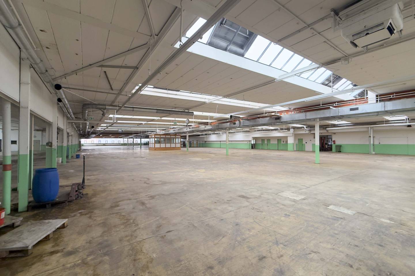 Lager- & Gewerbehalle nahe A1 – kleinere Teilflächen mietbar