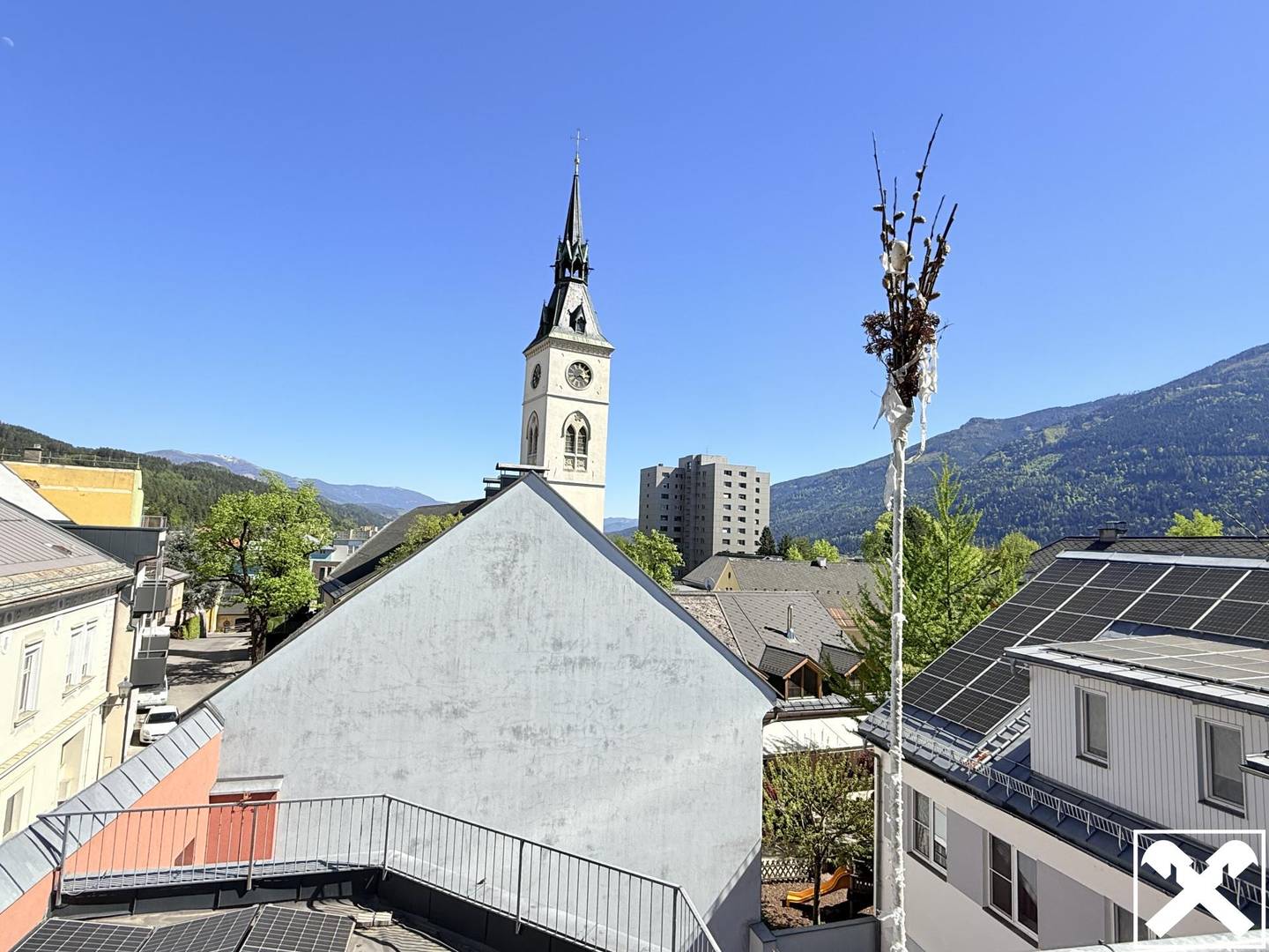Spacious apartment in city center location with south facing loggia