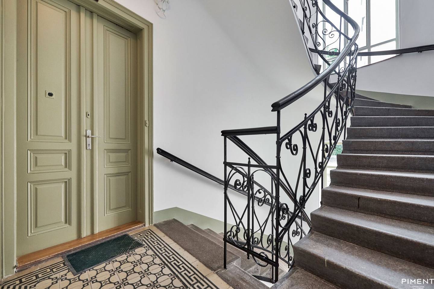 Renovation-needed old building apartments Raffaelgasse 4, 1200 Vienna