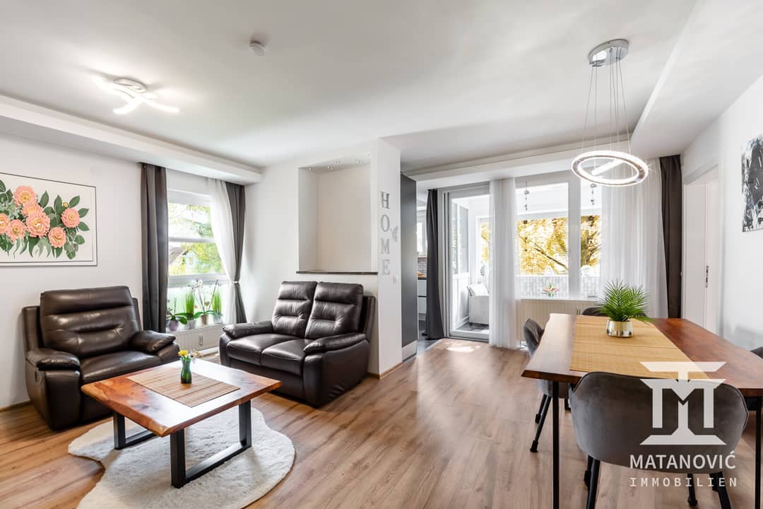 Helles und großzügiges Wohnzimmer